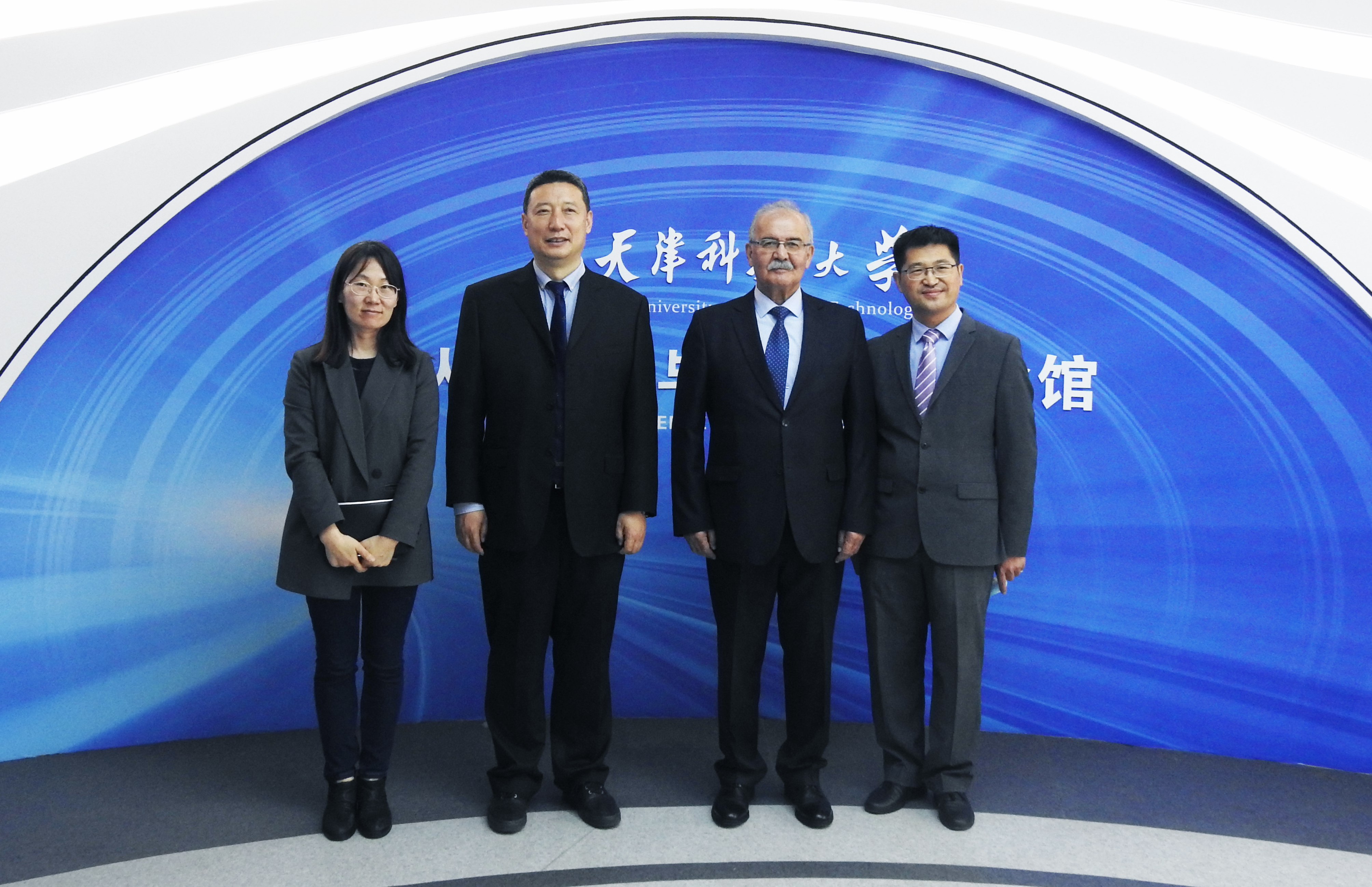 7e852fcdac7c43bc93d6903ae9369335.jpg 7e852fcdac7c43bc93d6903ae9369335.jpg