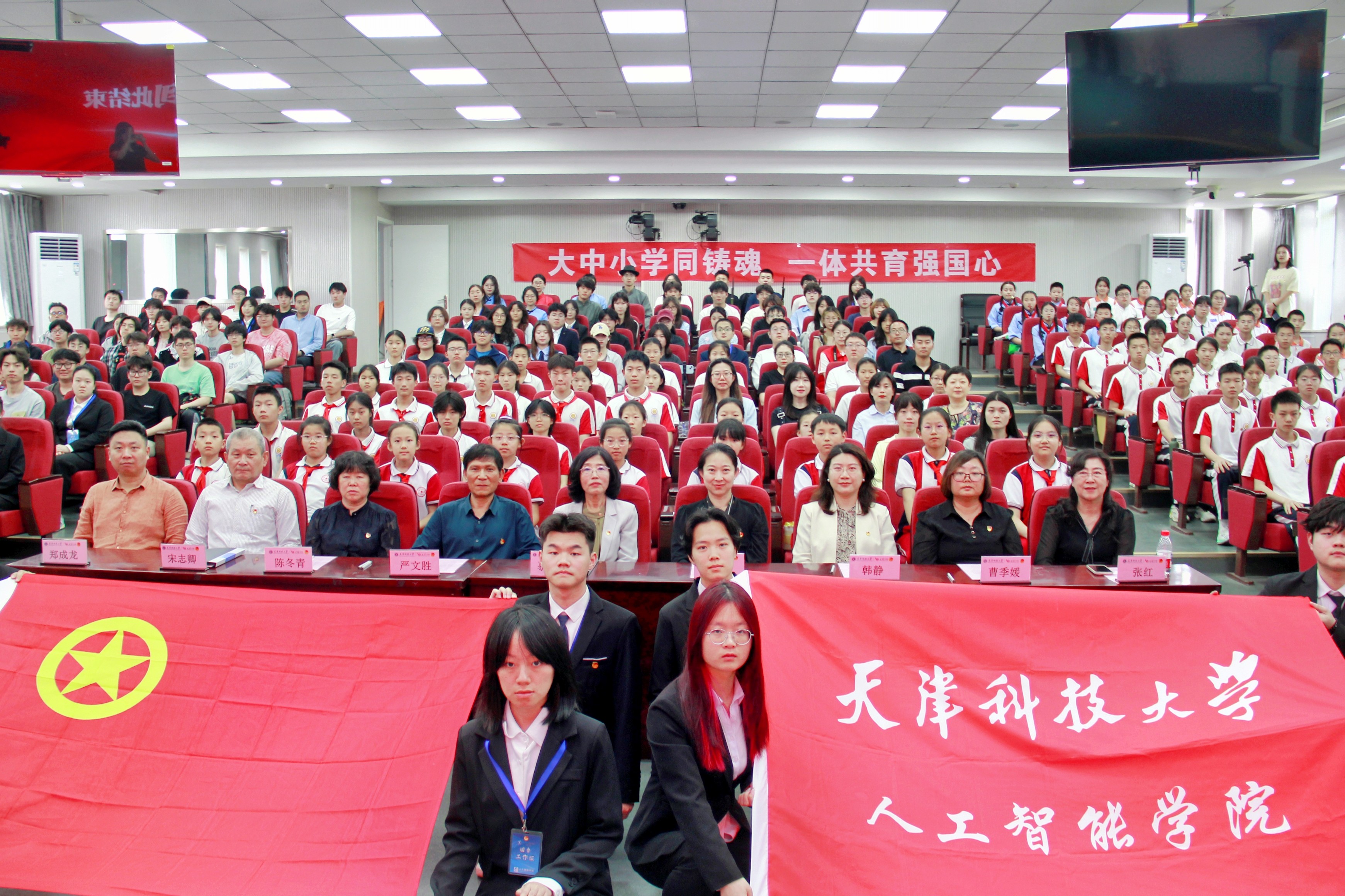 c5e294775f40401d94ef01adba28fe8a.jpg c5e294775f40401d94ef01adba28fe8a.jpg