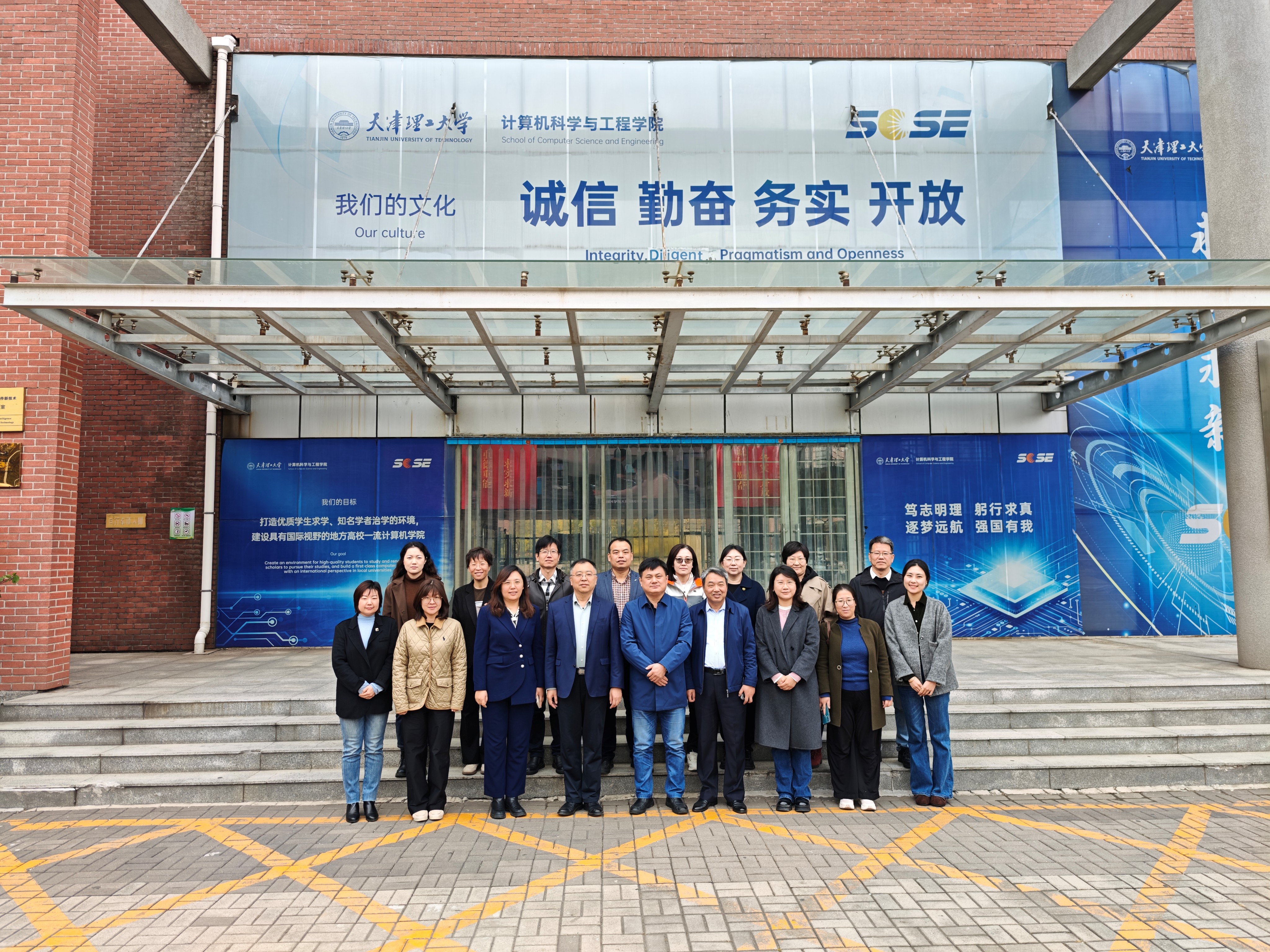 bee930595f794313a7e1e544b009b72f.jpg bee930595f794313a7e1e544b009b72f.jpg